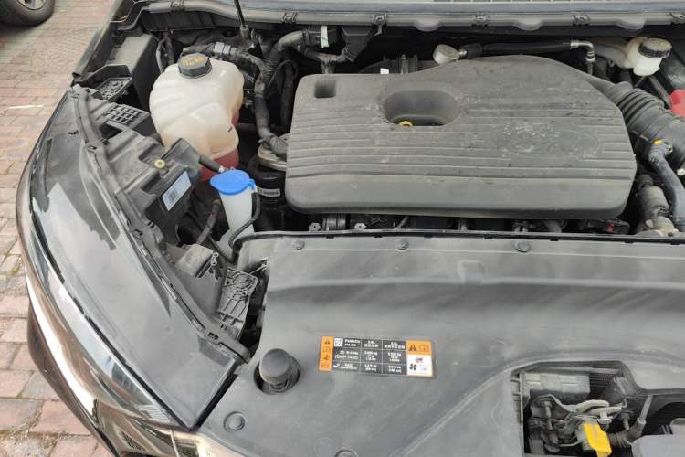Used Ford Edge 2021 PLUS EcoBoost 245 Two-Wheel-Drive Titanium 7-Seater Engine Bay Right