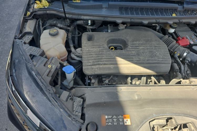 Used Ford Edge 2021 PLUS EcoBoost 245 Two-Wheel-Drive Titanium 7-Seater Engine Bay Right