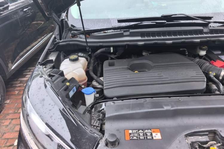 Used Ford Edge 2021 PLUS EcoBoost 245 Two-Wheel-Drive Titanium 7-Seater Engine Bay Right