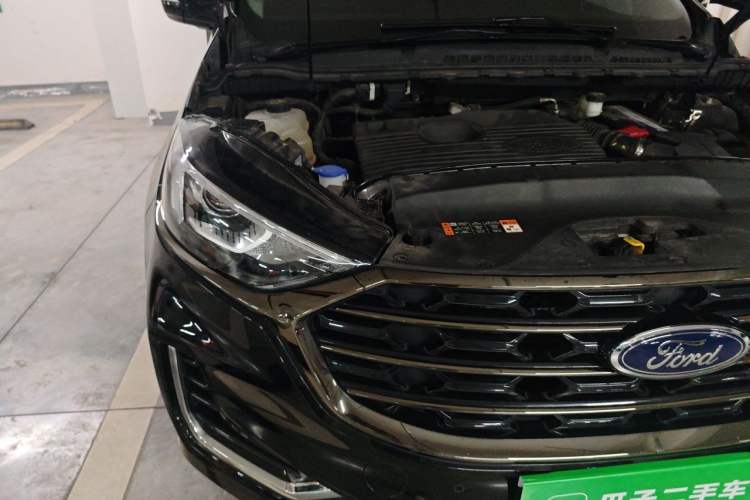 Used Ford Edge 2021 PLUS EcoBoost 245 Two-Wheel-Drive Titanium 7-Seater Engine Bay Right