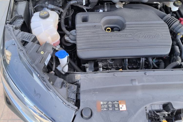 Used Ford Edge 2021 PLUS EcoBoost 245 Two-Wheel-Drive Titanium 7-Seater Engine Bay Right
