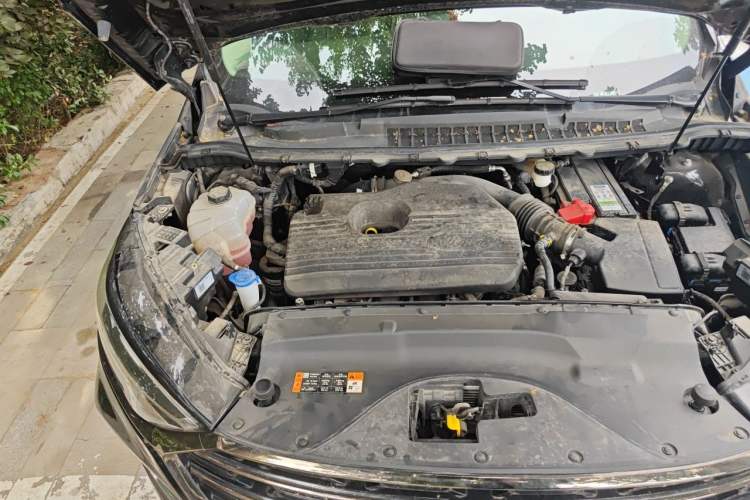 Used Ford Edge 2021 PLUS EcoBoost 245 Two-Wheel-Drive Titanium 7-Seater Engine Bay Right