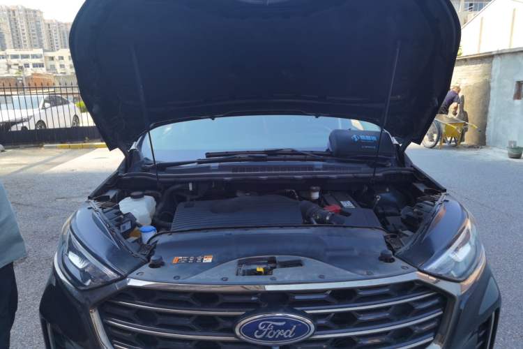 Used Ford Edge 2021 PLUS EcoBoost 245 Two-Wheel-Drive Titanium 7-Seater Engine Bay