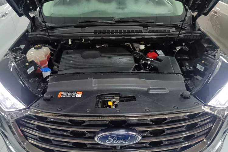 Used Ford Edge 2021 PLUS EcoBoost 245 Two-Wheel-Drive Platinum Edition 5 Seats Engine Bay