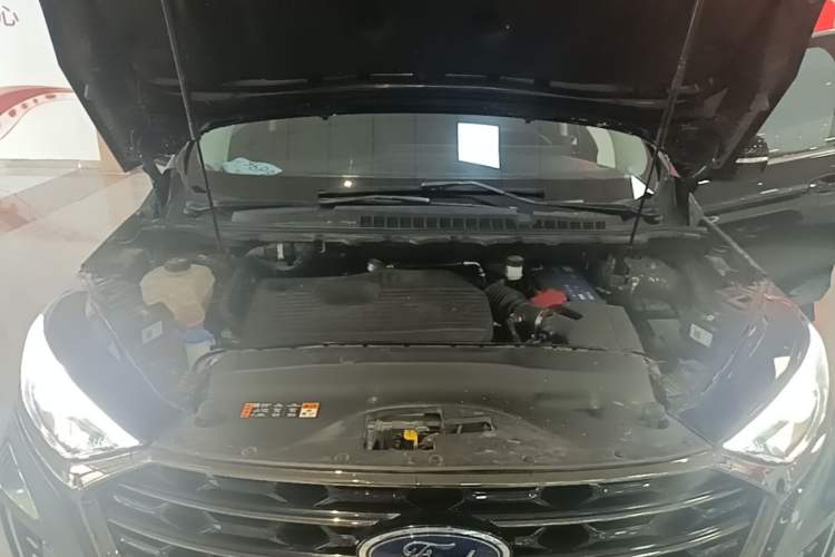 Used Ford Edge 2021 PLUS EcoBoost 245 Two-Wheel-Drive Platinum Edition 5 Seats Engine Bay