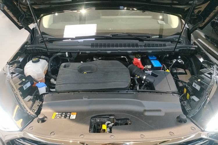 Used Ford Edge 2021 PLUS EcoBoost 245 Two-Wheel-Drive Titanium 7-Seater Engine Bay
