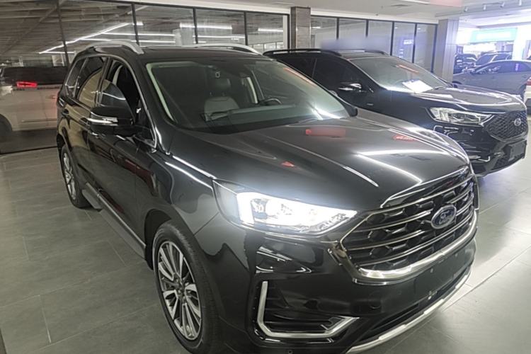 Used Ford Edge 2021 PLUS EcoBoost 245 Two-Wheel-Drive Titanium 7-Seater Exterior 1