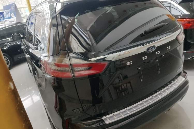Used Ford Edge 2021 PLUS EcoBoost 245 Two-Wheel-Drive ST-Line 5-Seater Exterior 3