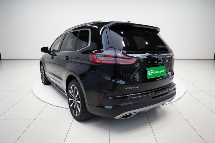 Used Ford Edge 2021 PLUS EcoBoost 245 Two-Wheel-Drive Titanium 7-Seater Exterior 3