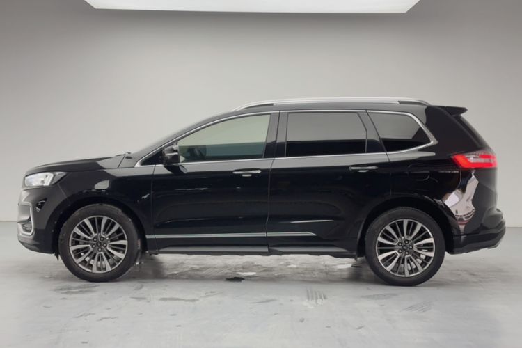 Used Ford Edge 2021 PLUS EcoBoost 245 Two-Wheel-Drive Titanium 7-Seater Exterior 3