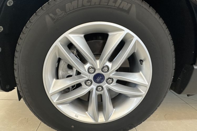 Used Ford Edge 2021 PLUS EcoBoost 245 Two-Wheel-Drive Elite 5-Seater Exterior 4