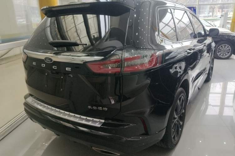 Used Ford Edge 2021 PLUS EcoBoost 245 Two-Wheel-Drive ST-Line 5-Seater Exterior 5