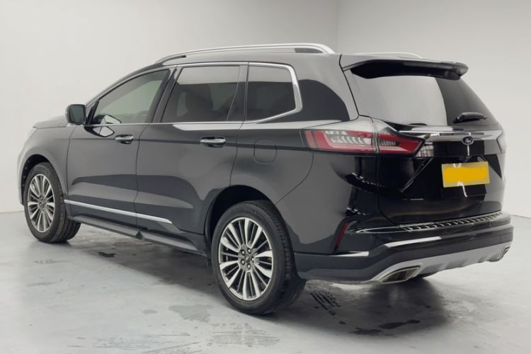 Used Ford Edge 2021 PLUS EcoBoost 245 Two-Wheel-Drive Titanium 7-Seater Exterior 5