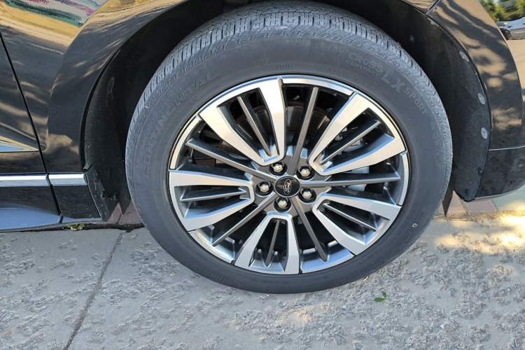 Used Ford Edge 2021 PLUS EcoBoost 245 Two-Wheel-Drive Titanium 7-Seater Exterior 7