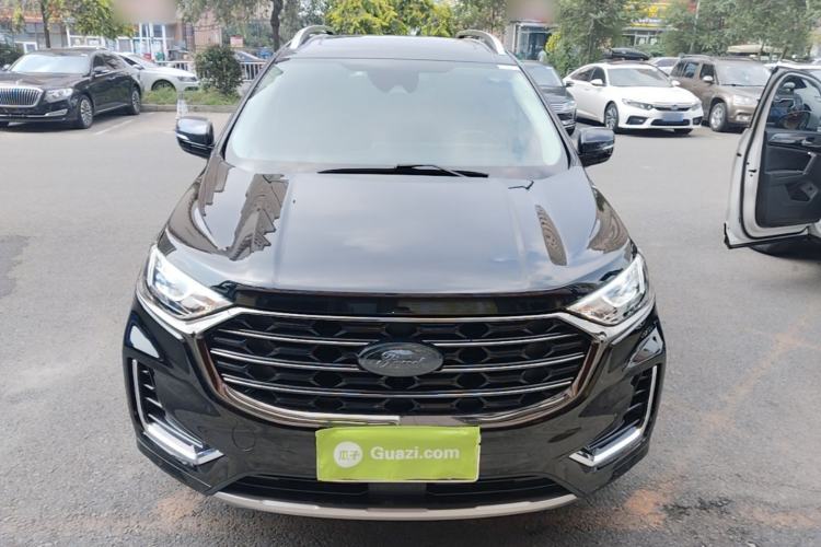 Used Ford Edge 2021 PLUS EcoBoost 245 Two-Wheel-Drive Titanium 7-Seater Front
