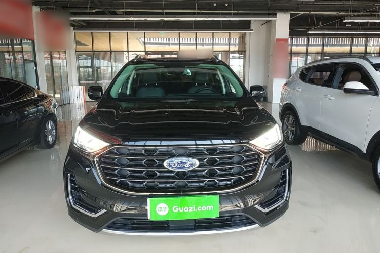 Used Ford Edge 2021 PLUS EcoBoost 245 Two-Wheel-Drive Titanium 7-Seater Front