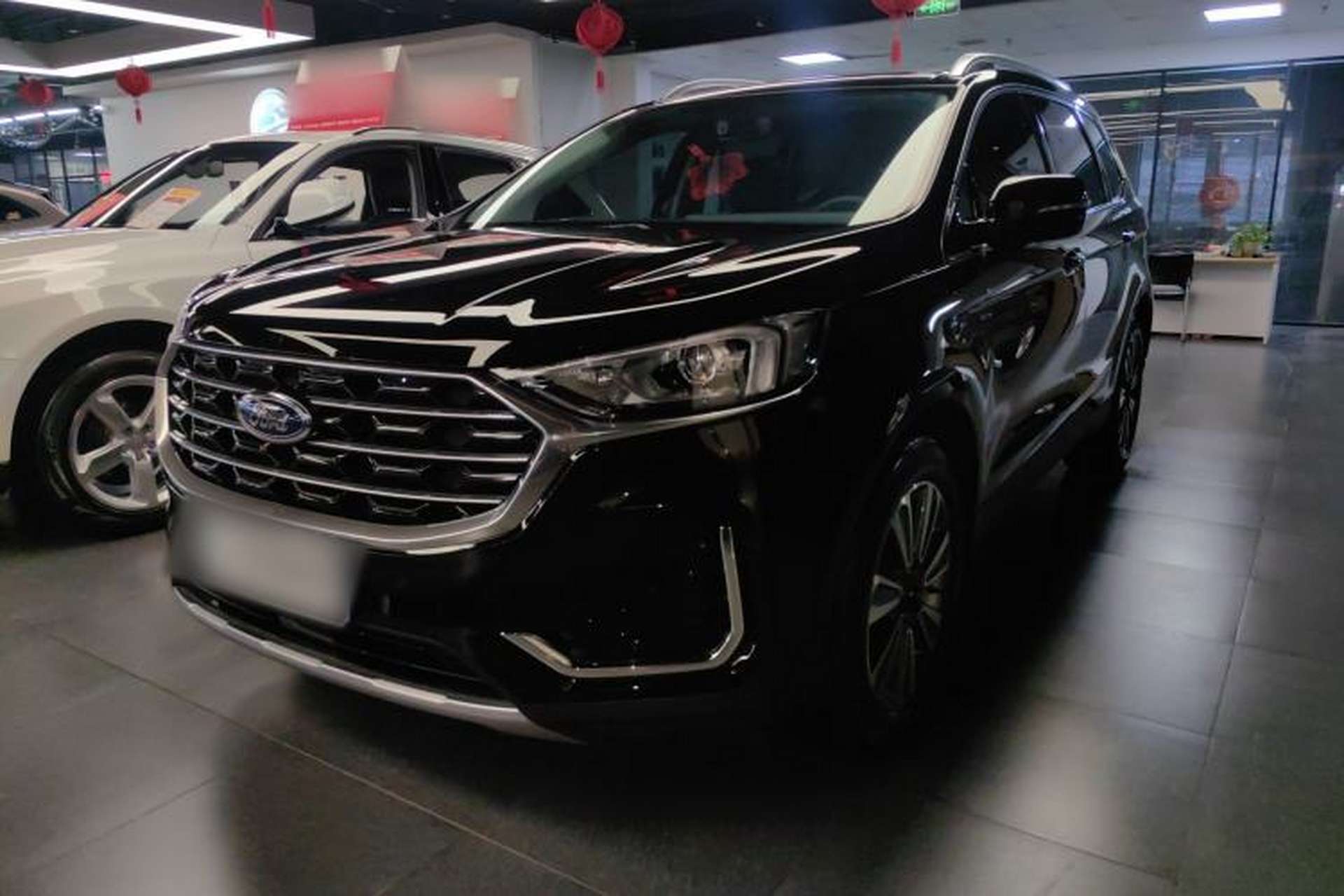 Used Ford Edge 2021 PLUS EcoBoost 245 Two-Wheel-Drive Platinum Edition 5 Seats Front Left 45 Deg