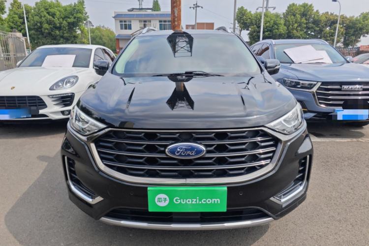 Used Ford Edge 2021 PLUS EcoBoost 245 Two-Wheel-Drive Titanium 7-Seater Front