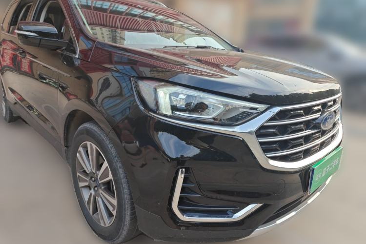 Used Ford Edge 2021 PLUS EcoBoost 245 Two-Wheel-Drive Platinum Edition 5 Seats Front Right 45 Deg