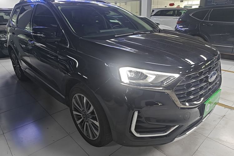 Used Ford Edge 2021 PLUS EcoBoost 245 Two-Wheel-Drive Titanium 7-Seater Front Right 45 Deg