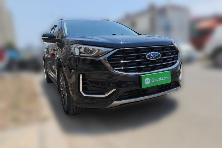 Used Ford Edge 2021 PLUS EcoBoost 245 Two-Wheel-Drive Titanium 7-Seater Front Right 45 Deg