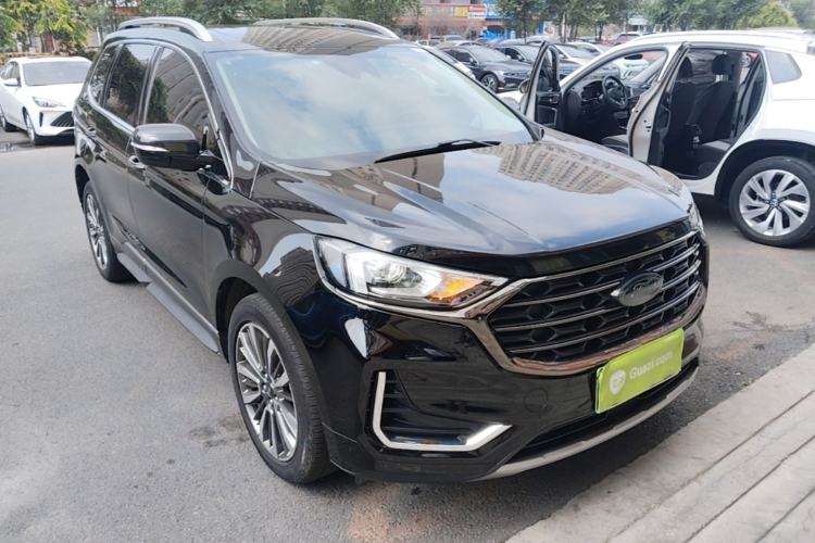 Used Ford Edge 2021 PLUS EcoBoost 245 Two-Wheel-Drive Titanium 7-Seater Front Right 45 Deg