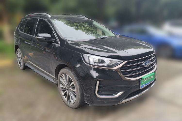 Used Ford Edge 2021 PLUS EcoBoost 245 Two-Wheel-Drive Titanium 7-Seater Front Right 45 Deg