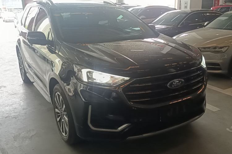 Used Ford Edge 2021 PLUS EcoBoost 245 Two-Wheel-Drive Titanium 7-Seater Front Right 45 Deg