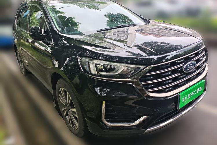 Used Ford Edge 2021 PLUS EcoBoost 245 Two-Wheel-Drive Platinum Edition 5 Seats Front Right 45 Deg