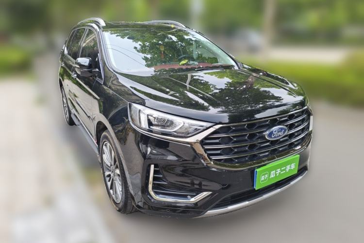 Used Ford Edge 2021 PLUS EcoBoost 245 Two-Wheel-Drive Titanium 7-Seater Front Right 45 Deg
