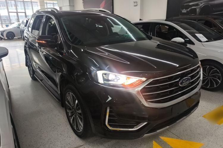 Used Ford Edge 2021 Facelifted PLUS EcoBoost 245 Two-Wheel Drive XLT 7-Seater Front Right 45 Deg