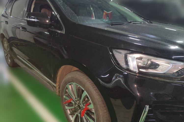 Used Ford Edge 2021 PLUS EcoBoost 245 Two-Wheel-Drive Titanium 7-Seater Front Right 45 Deg