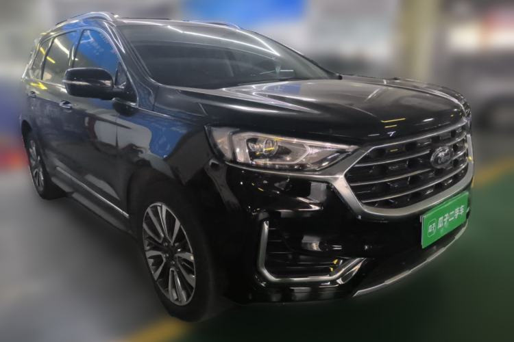 Used Ford Edge 2021 Facelifted PLUS EcoBoost 245 Two-Wheel Drive XLT 7-Seater Front Right 45 Deg