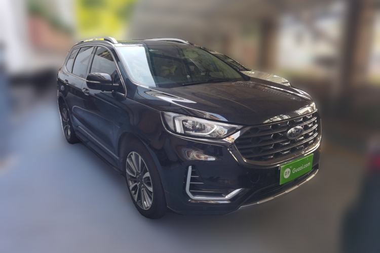 Used Ford Edge 2021 PLUS EcoBoost 245 Two-Wheel-Drive Titanium 7-Seater Front Right 45 Deg