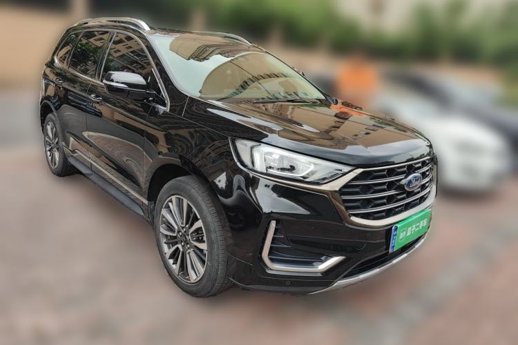 Used Ford Edge 2021 PLUS EcoBoost 245 Two-Wheel-Drive Titanium 7-Seater Front Right 45 Deg