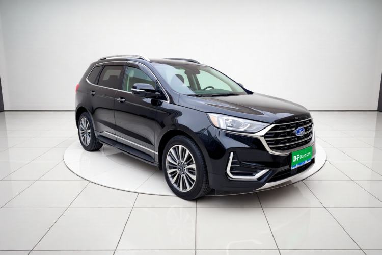 Used Ford Edge 2021 PLUS EcoBoost 245 Two-Wheel-Drive Titanium 7-Seater Front Right 45 Deg