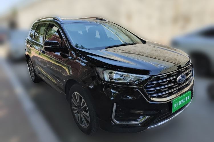 Used Ford Edge 2021 PLUS EcoBoost 245 Two-Wheel-Drive Platinum Edition 5 Seats Front Right 45 Deg