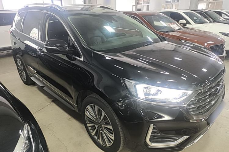 Used Ford Edge 2021 PLUS EcoBoost 245 Two-Wheel-Drive Titanium 7-Seater Front Right 45 Deg
