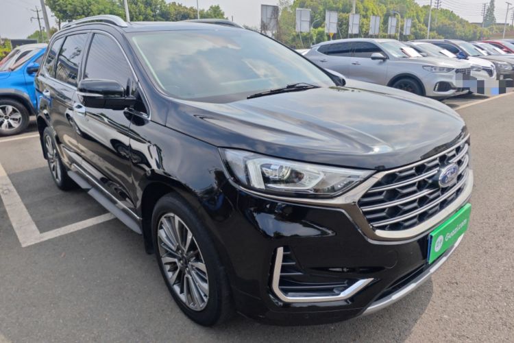 Used Ford Edge 2021 PLUS EcoBoost 245 Two-Wheel-Drive Titanium 7-Seater Front Right 45 Deg