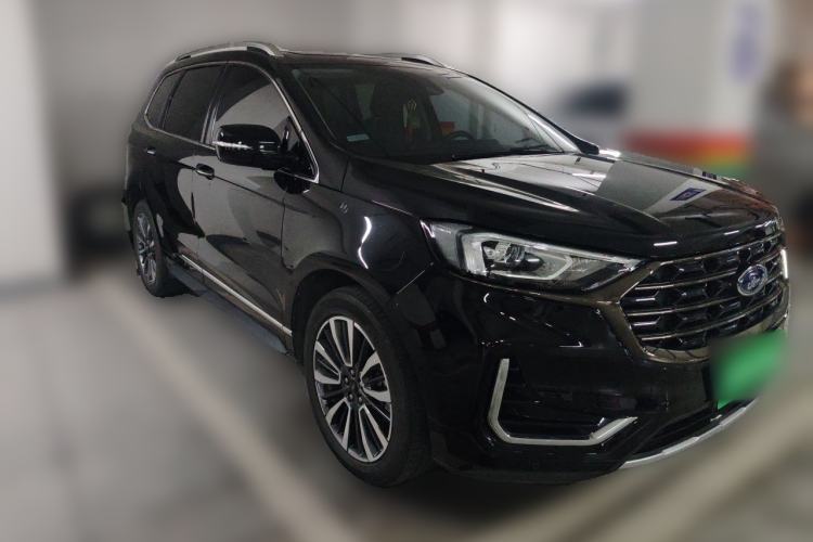 Used Ford Edge 2021 PLUS EcoBoost 245 Two-Wheel-Drive Titanium 7-Seater Front Right 45 Deg