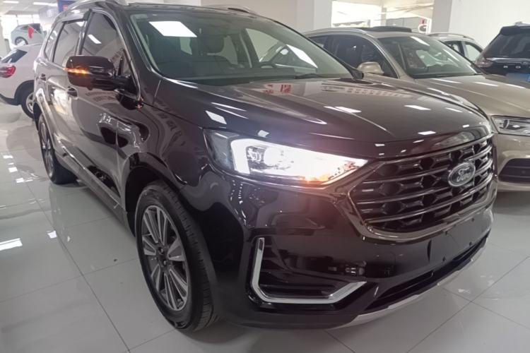 Used Ford Edge 2021 PLUS EcoBoost 245 Two-Wheel-Drive Platinum Edition 5 Seats Front Right 45 Deg