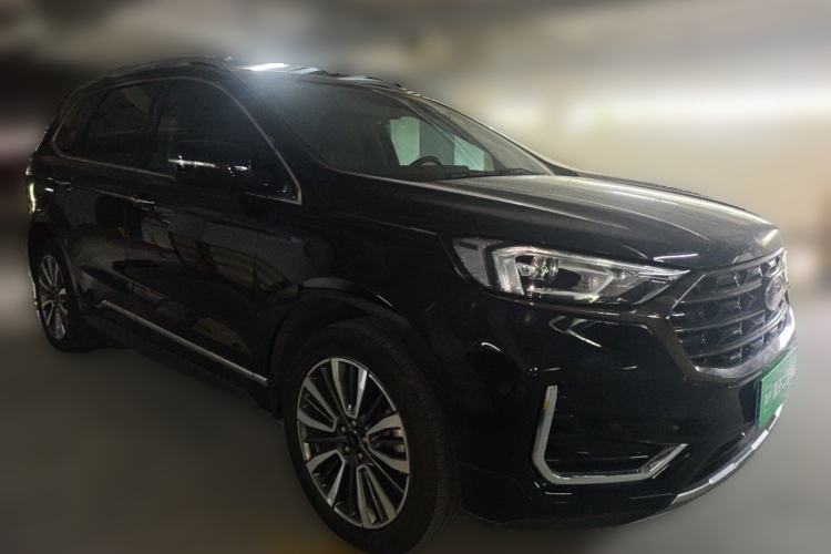 Used Ford Edge 2021 PLUS EcoBoost 245 Two-Wheel-Drive Titanium 7-Seater Front Right 45 Deg