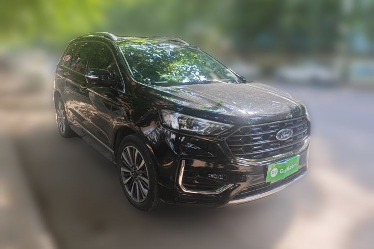 Used Ford Edge 2021 PLUS EcoBoost 245 Two-Wheel-Drive Titanium 7-Seater Front Right 45 Deg