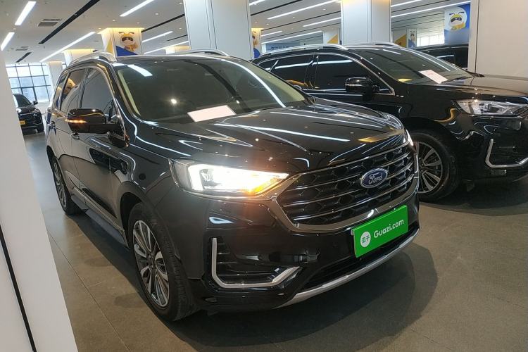 Used Ford Edge 2021 PLUS EcoBoost 245 Two-Wheel-Drive Titanium 7-Seater Front Right 45 Deg