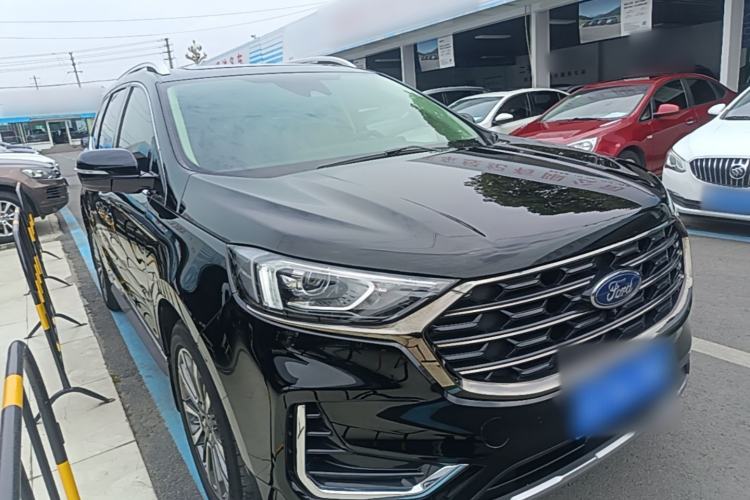 Used Ford Edge 2021 PLUS EcoBoost 245 Two-Wheel-Drive Titanium 7-Seater Front Right 45 Deg