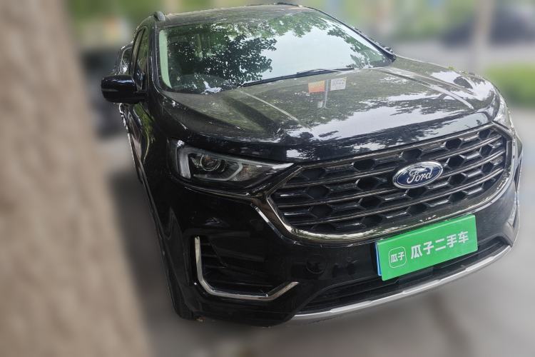 Used Ford Edge 2021 PLUS EcoBoost 245 Two-Wheel-Drive Titanium 7-Seater Front Right 45 Deg