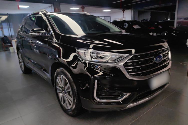 Used Ford Edge 2021 PLUS EcoBoost 245 Two-Wheel-Drive Platinum Edition 5 Seats Front Right 45 Deg