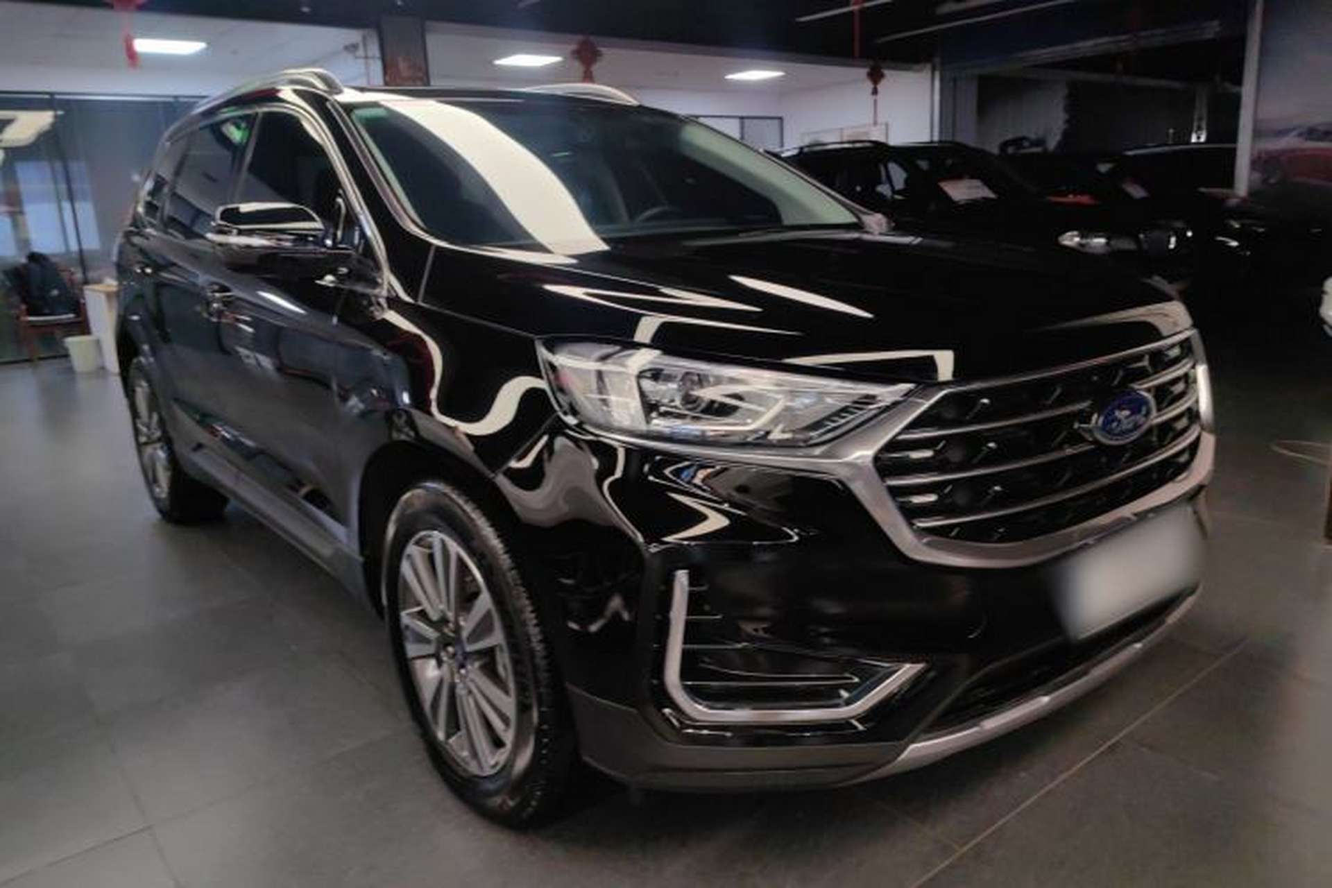 Used Ford Edge 2021 PLUS EcoBoost 245 Two-Wheel-Drive Platinum Edition 5 Seats Front Right 45 Deg