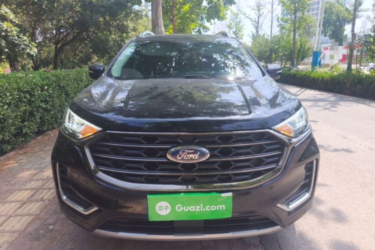 Used Ford Edge 2021 PLUS EcoBoost 245 Two-Wheel-Drive Titanium 7-Seater Front