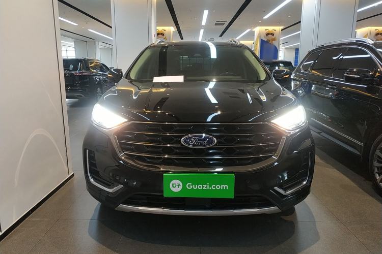 Used Ford Edge 2021 PLUS EcoBoost 245 Two-Wheel-Drive Titanium 7-Seater Front